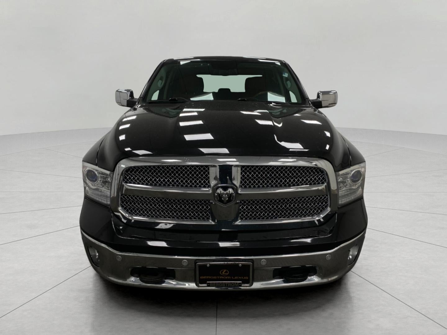 2015 RAM 1500 4WD Crew Cab 140.5 Laramie Longhorn