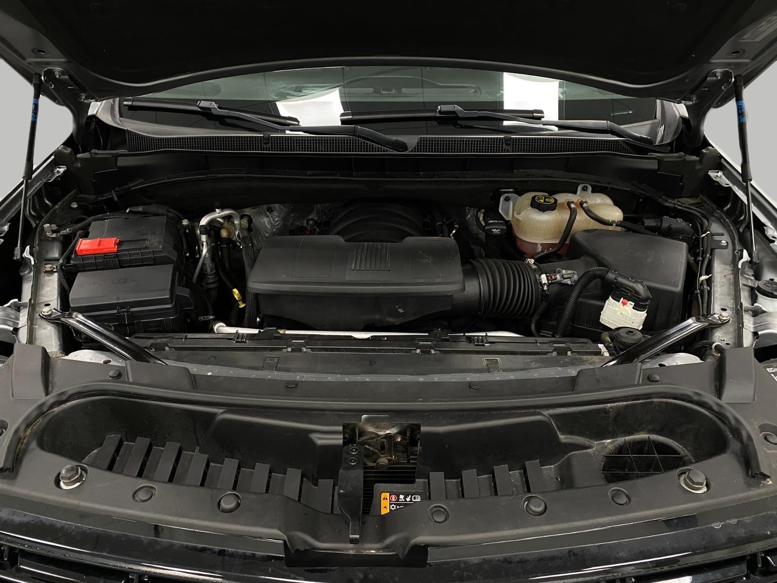 2023 Chevrolet Suburban 4WD 4dr RST