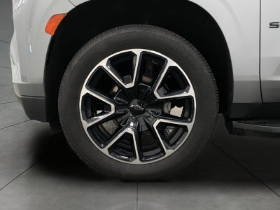 2023 Chevrolet Suburban 4WD 4dr RST