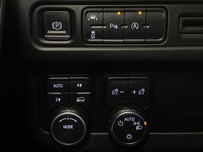 2023 Chevrolet Suburban 4WD 4dr RST