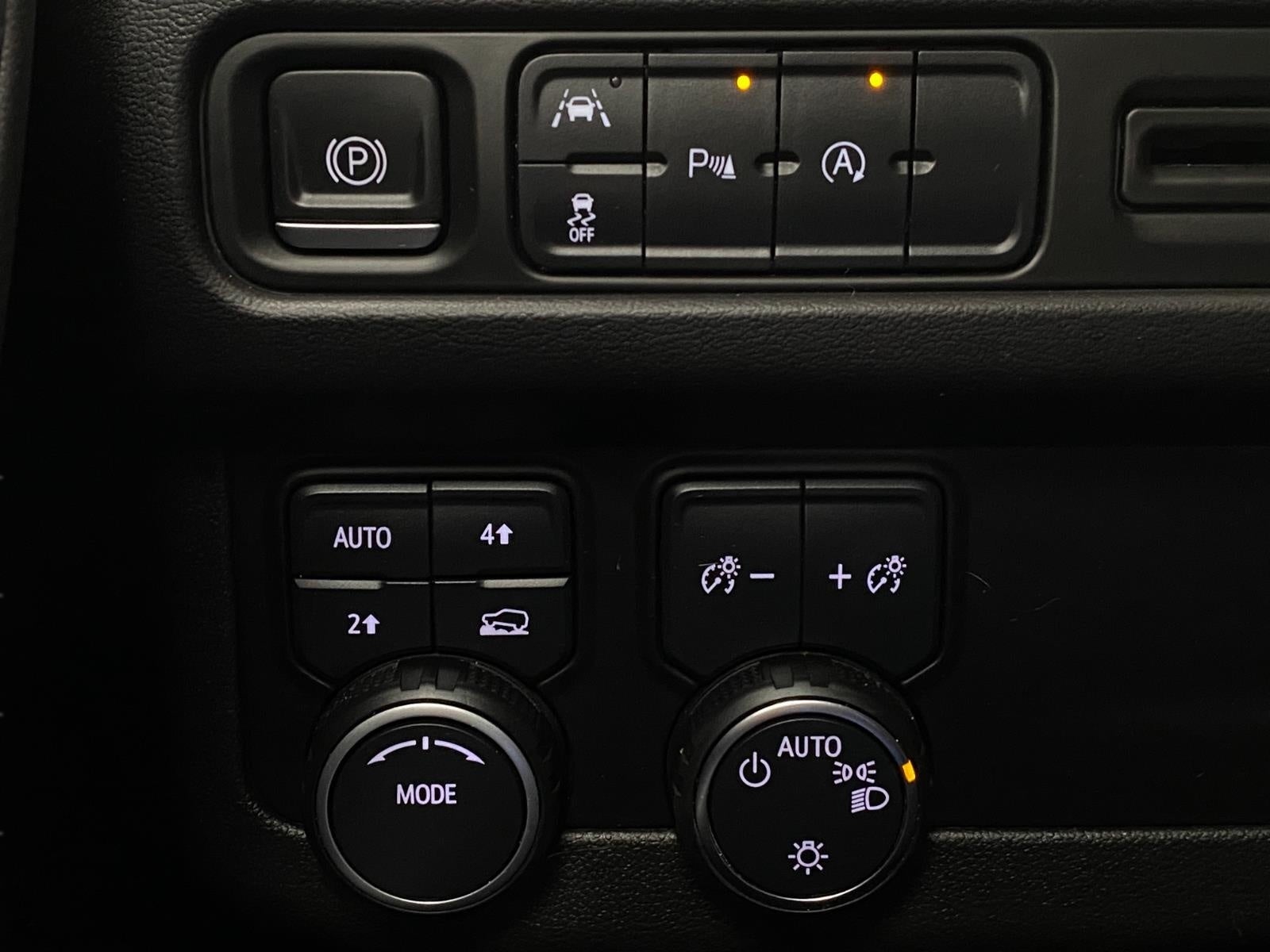 2023 Chevrolet Suburban 4WD 4dr RST