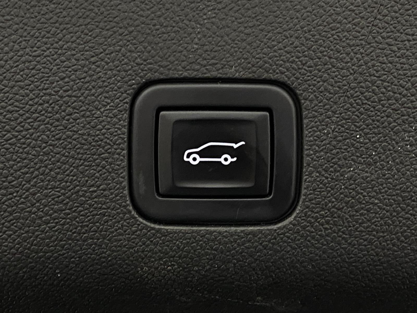 2023 Chevrolet Suburban 4WD 4dr RST