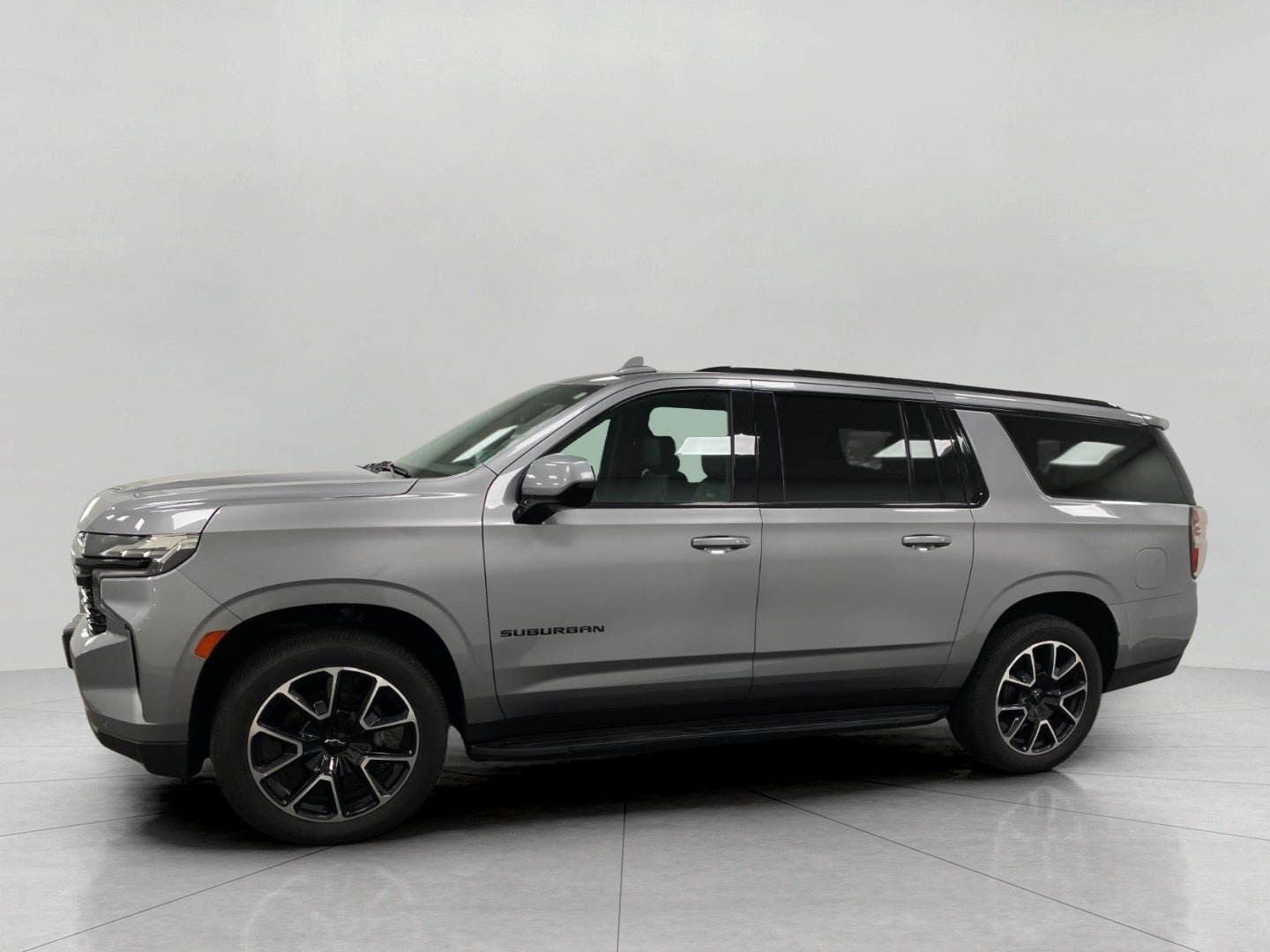 2023 Chevrolet Suburban 4WD 4dr RST