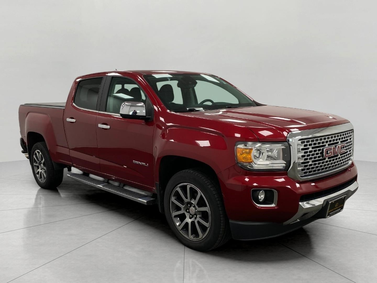 2017 GMC Canyon 4WD Denali Crew Cab Short Box's photo