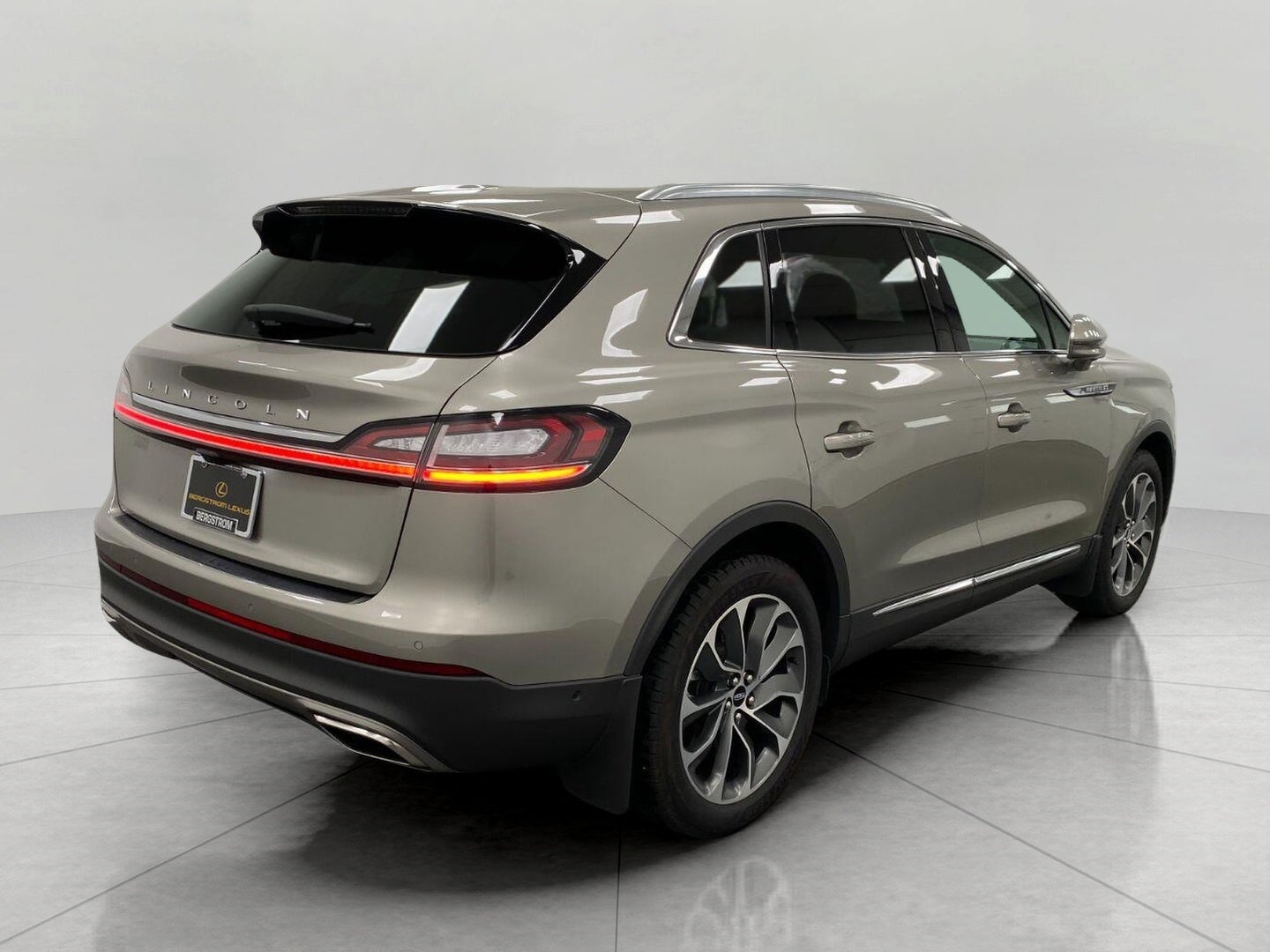 2023 Lincoln Nautilus Reserve AWD