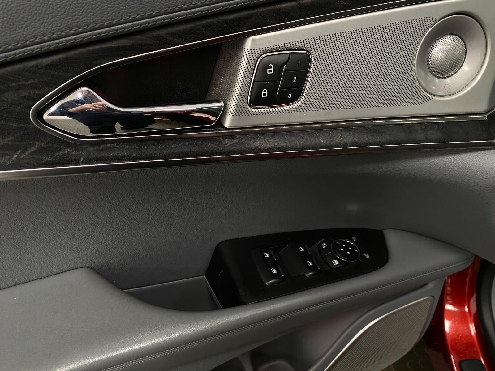 2019 Lincoln Nautilus Reserve AWD
