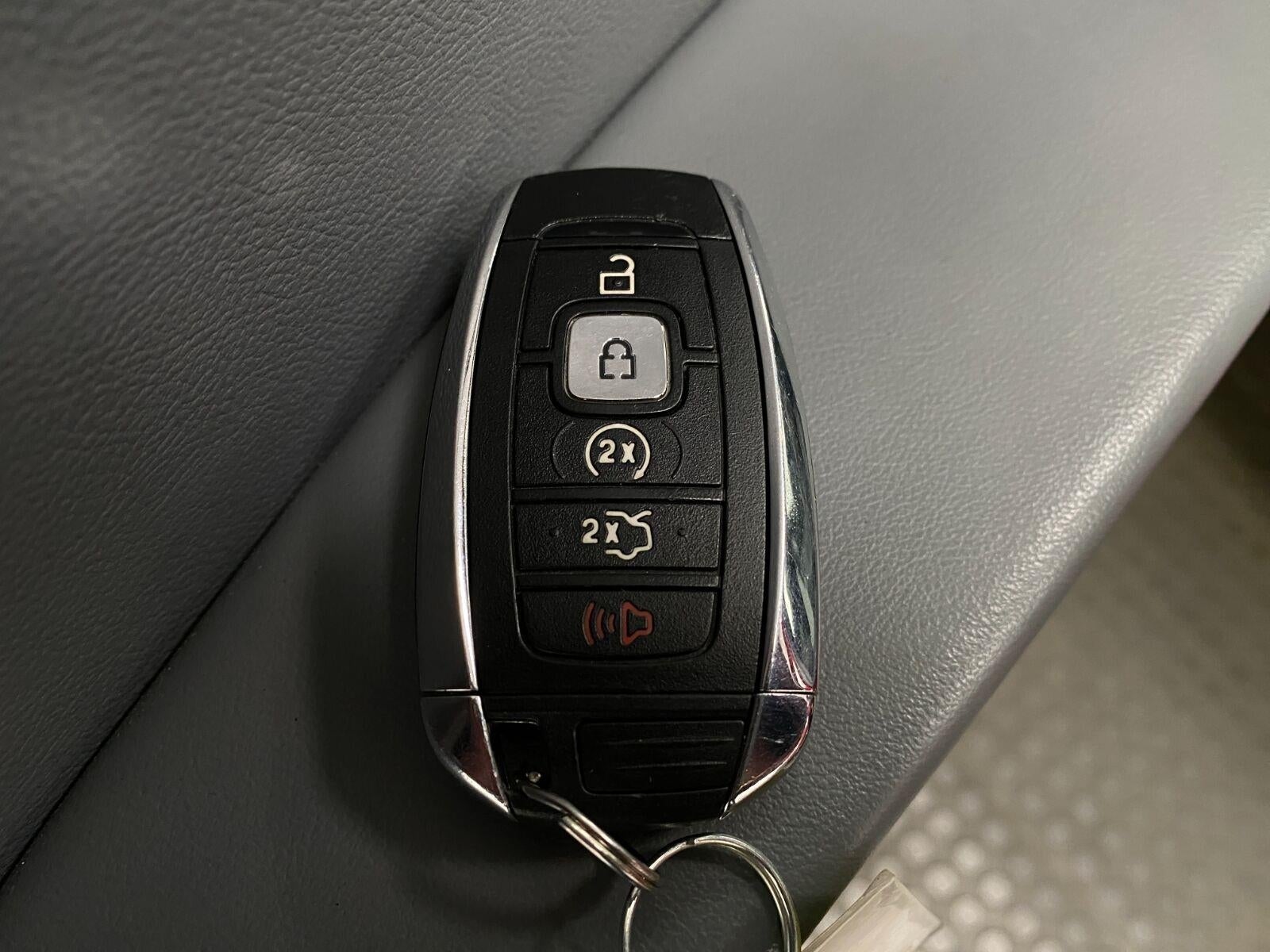 2019 Lincoln Nautilus Reserve AWD