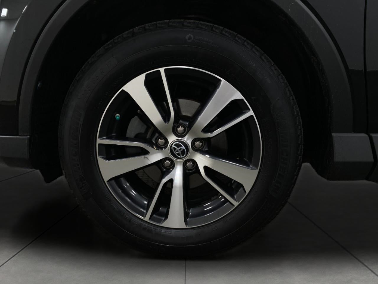 2017 Toyota RAV4 XLE AWD