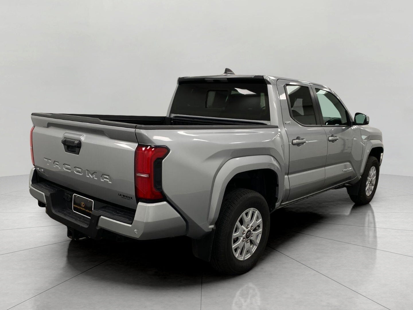 2024 Toyota TACOMA 4WD SR5