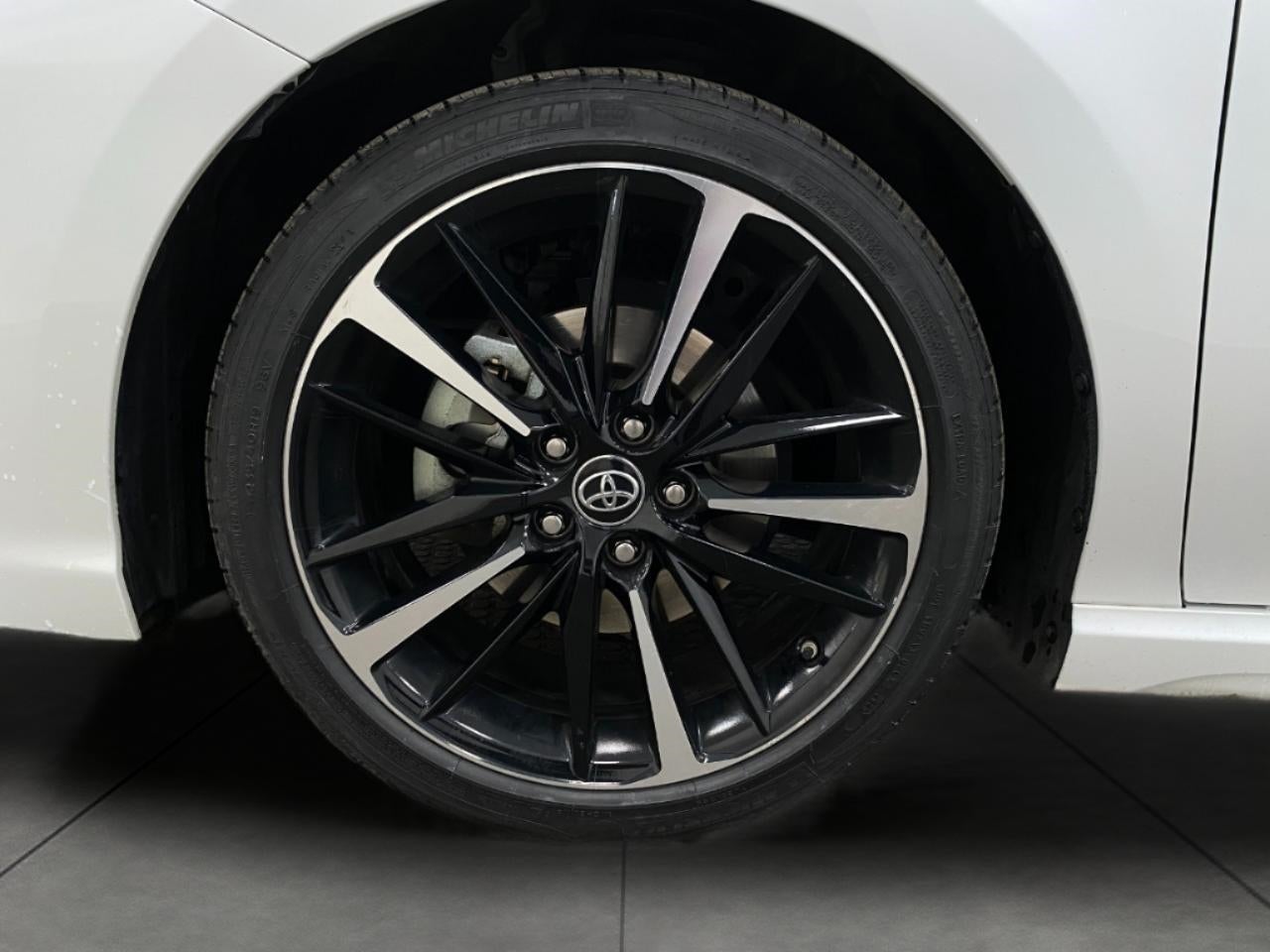 2019 Toyota Camry XSE Auto