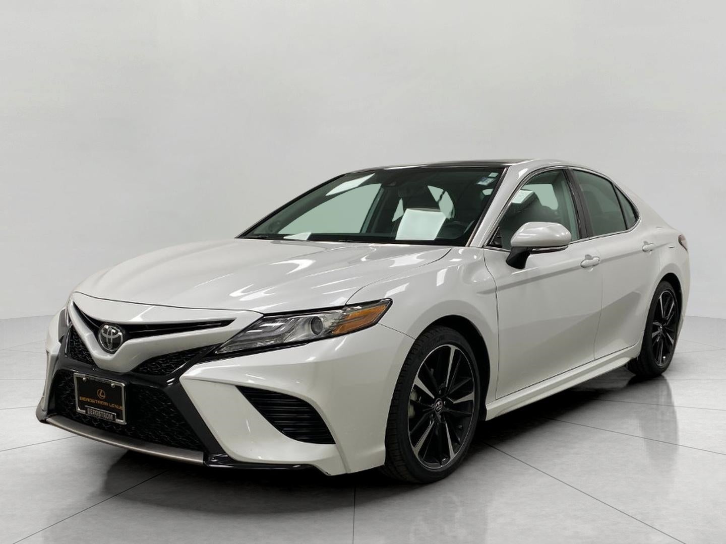 2019 Toyota Camry XSE Auto