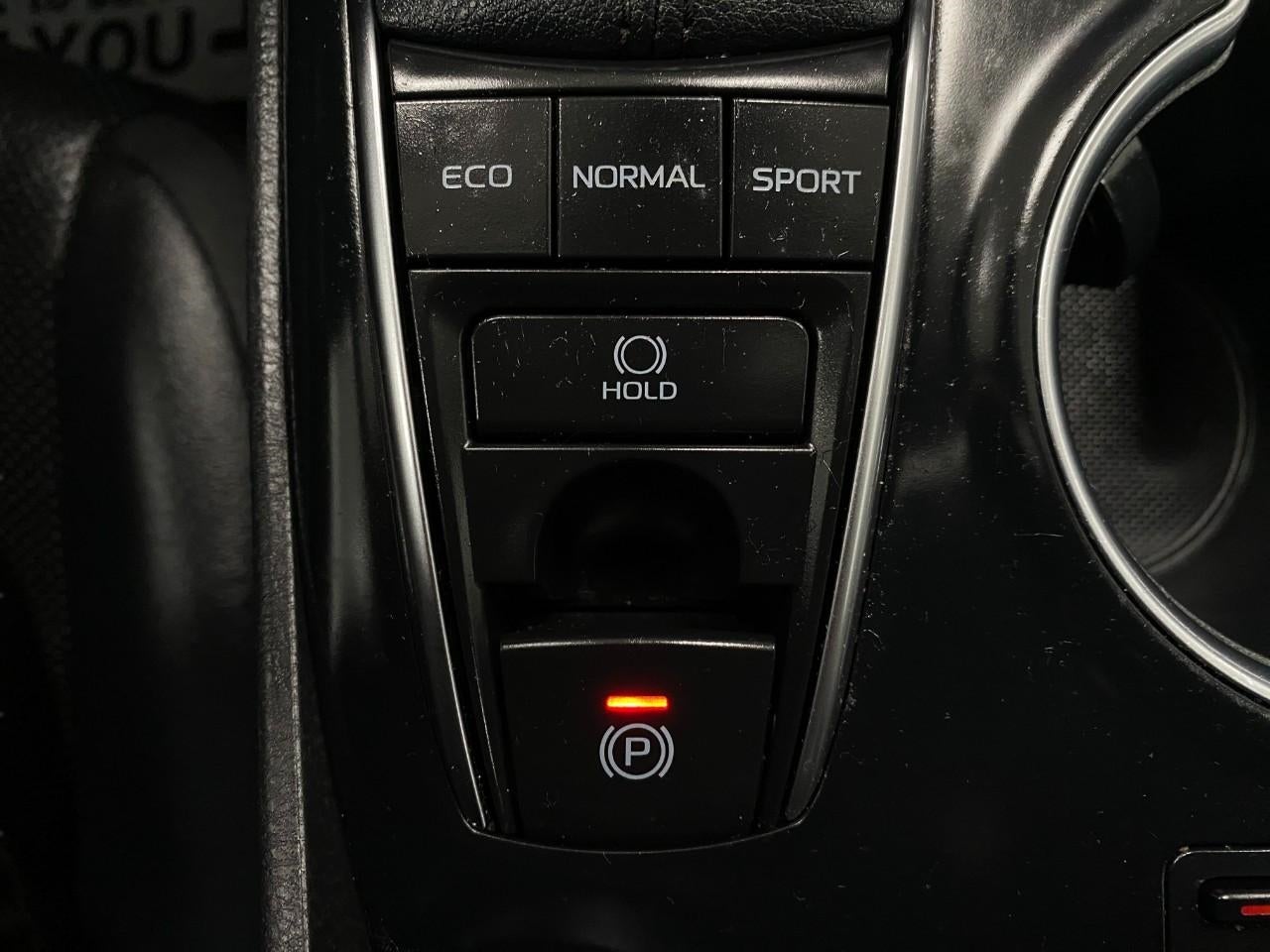 2020 Toyota Camry XLE Auto AWD