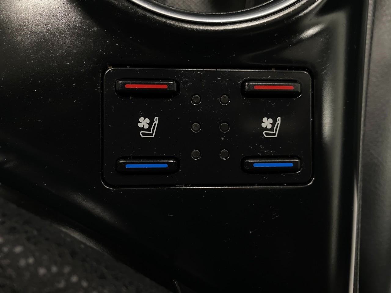 2020 Toyota Camry XLE Auto AWD