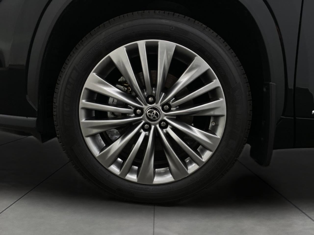 2022 Toyota Highlander Hybrid Platinum AWD