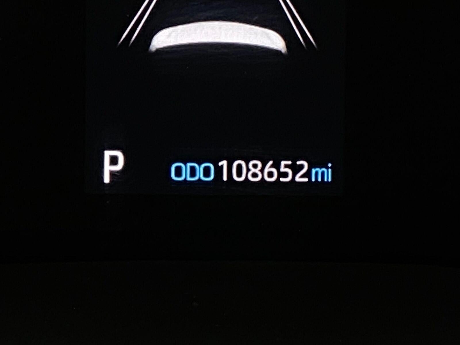 2022 Toyota Sienna LE FWD 8-Passenger