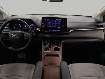 2022 Toyota Sienna LE FWD 8-Passenger