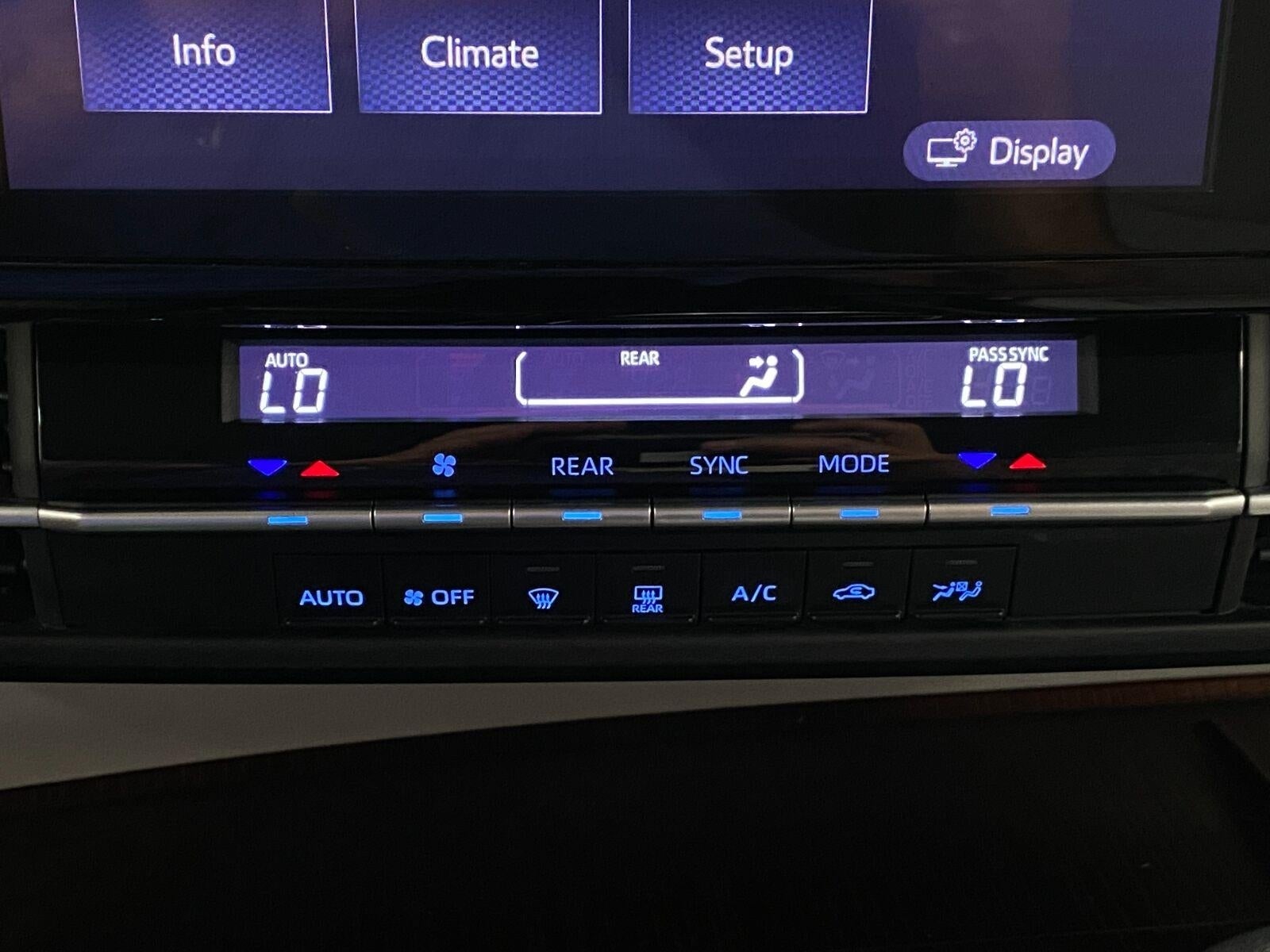 2022 Toyota Sienna LE FWD 8-Passenger