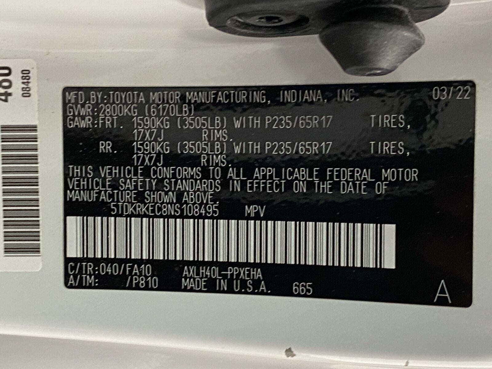 2022 Toyota Sienna LE FWD 8-Passenger