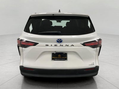2022 Toyota Sienna LE FWD 8-Passenger