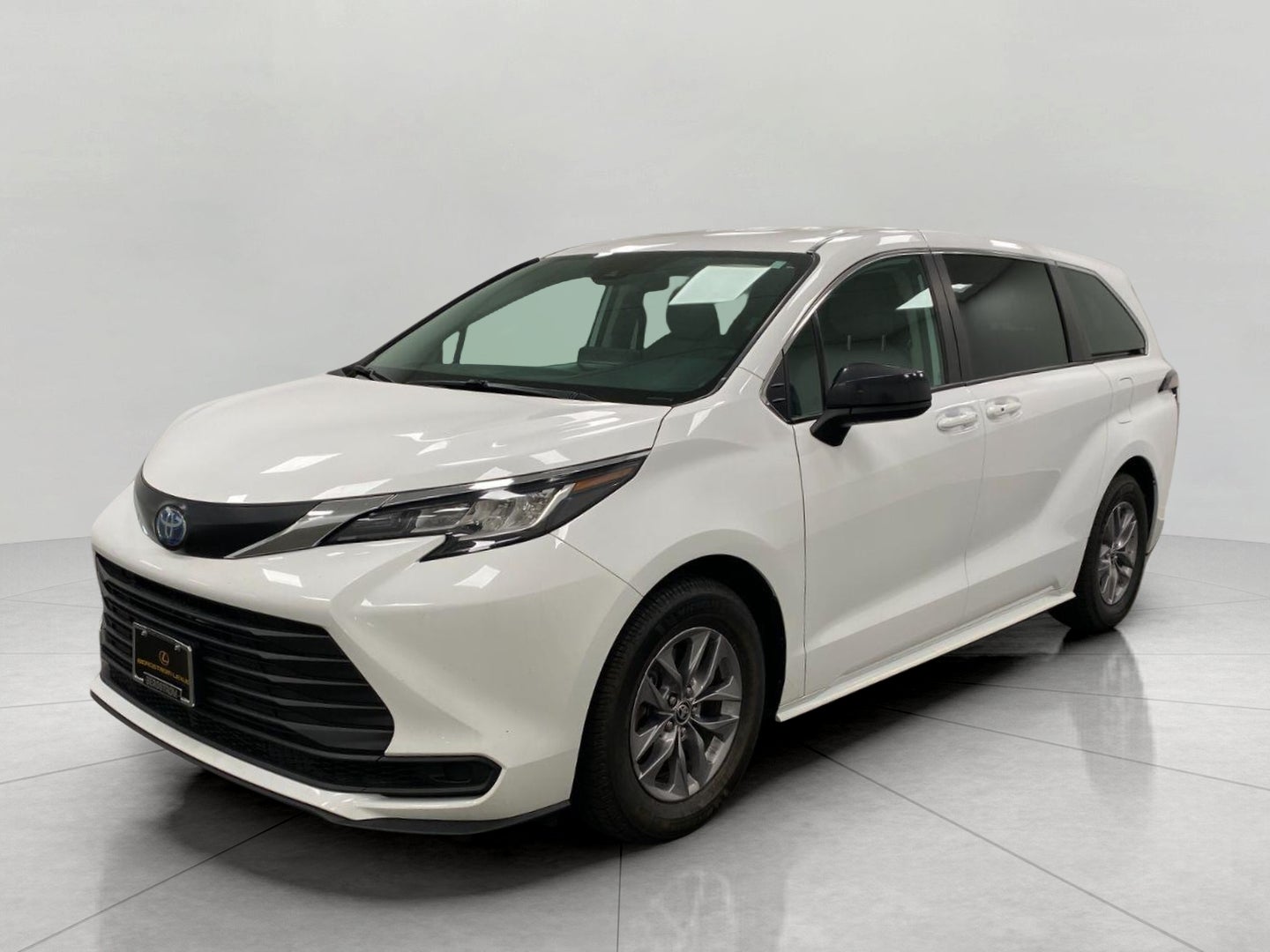 2022 Toyota Sienna LE FWD 8-Passenger