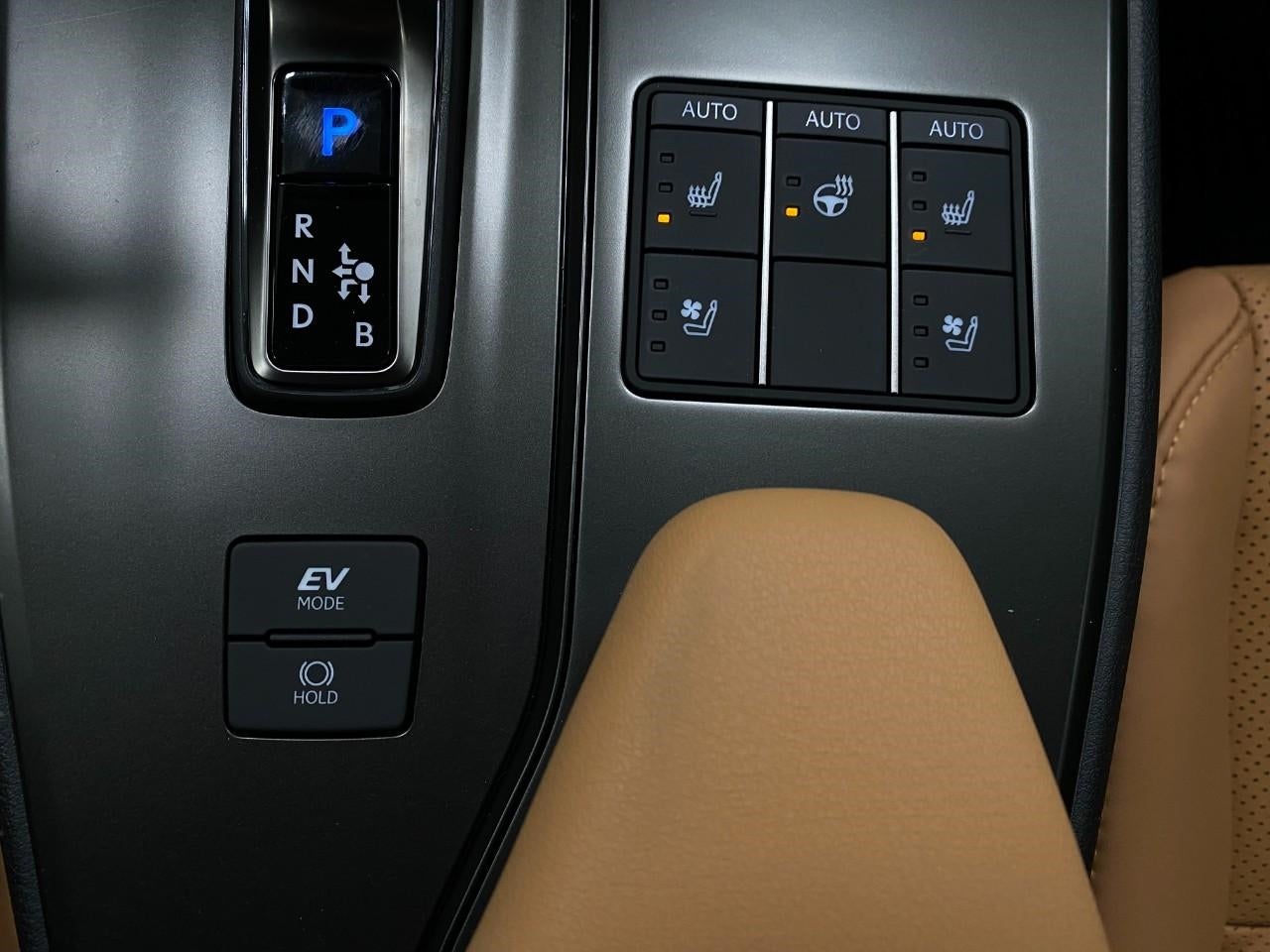 2025 Lexus UX UX 300h Premium AWD