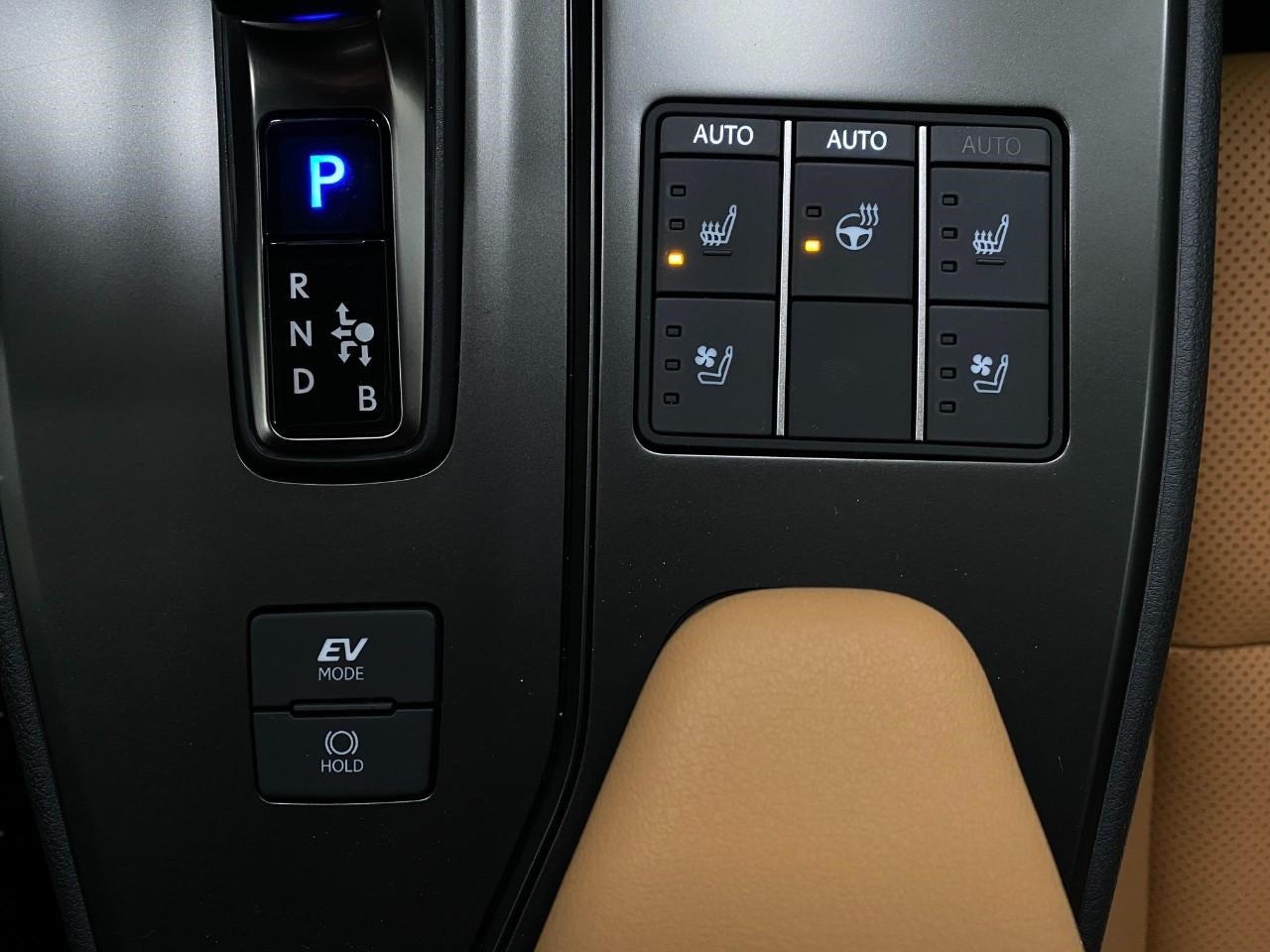 2025 Lexus UX UX 300h Premium AWD