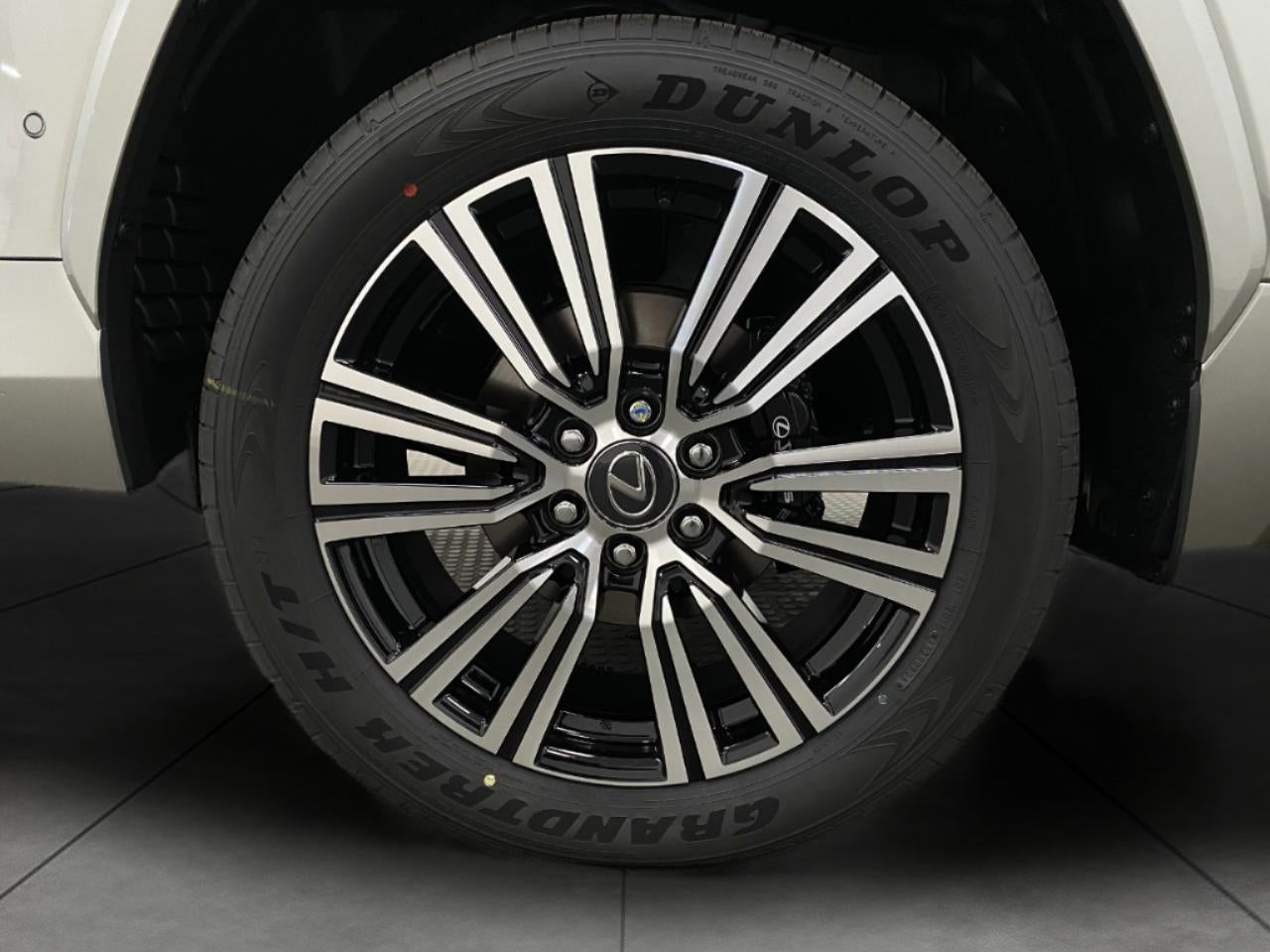 2026 Lexus LX LX 700h Luxury 4WD