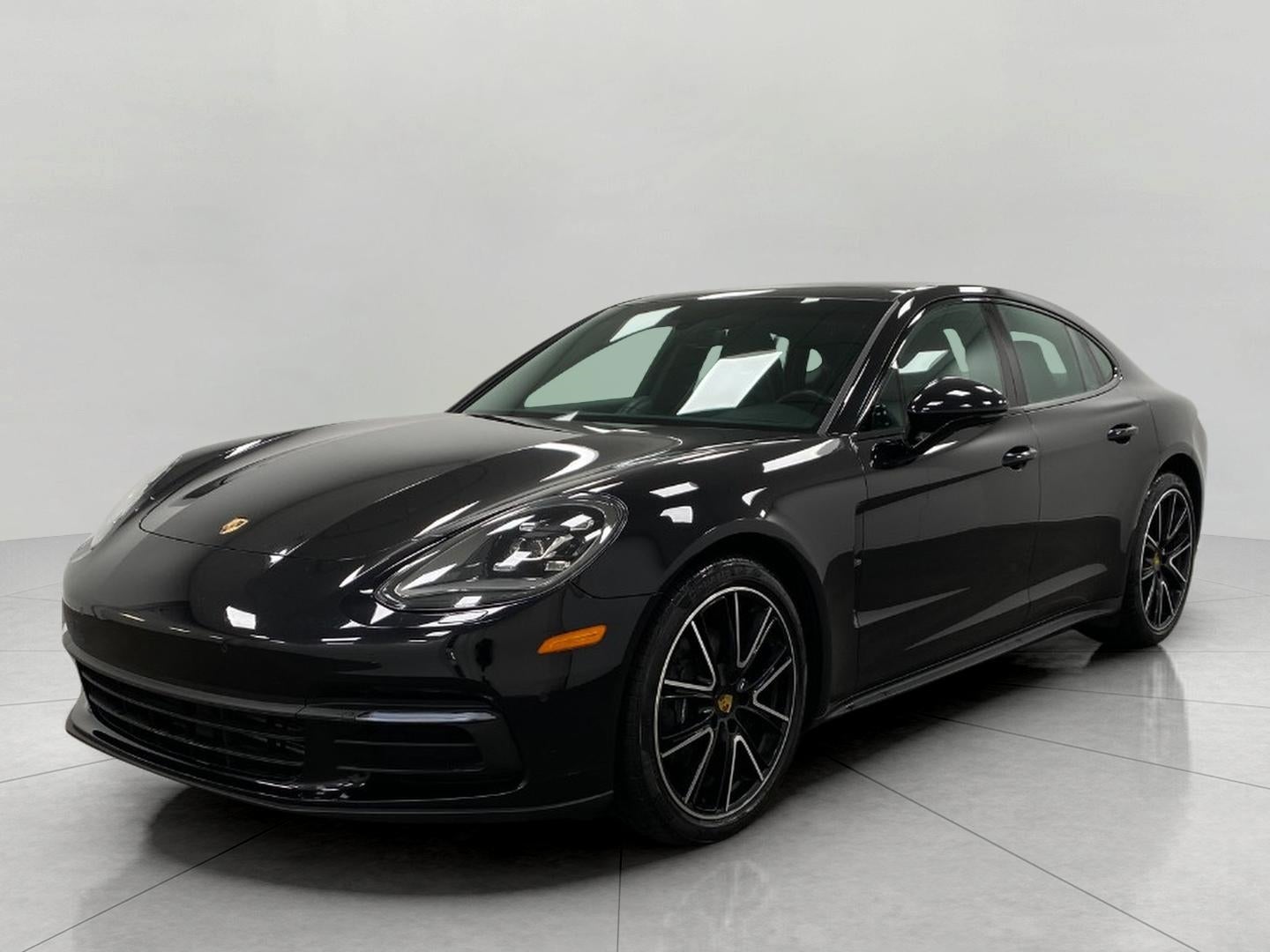 2018 Porsche PANAMERA Base