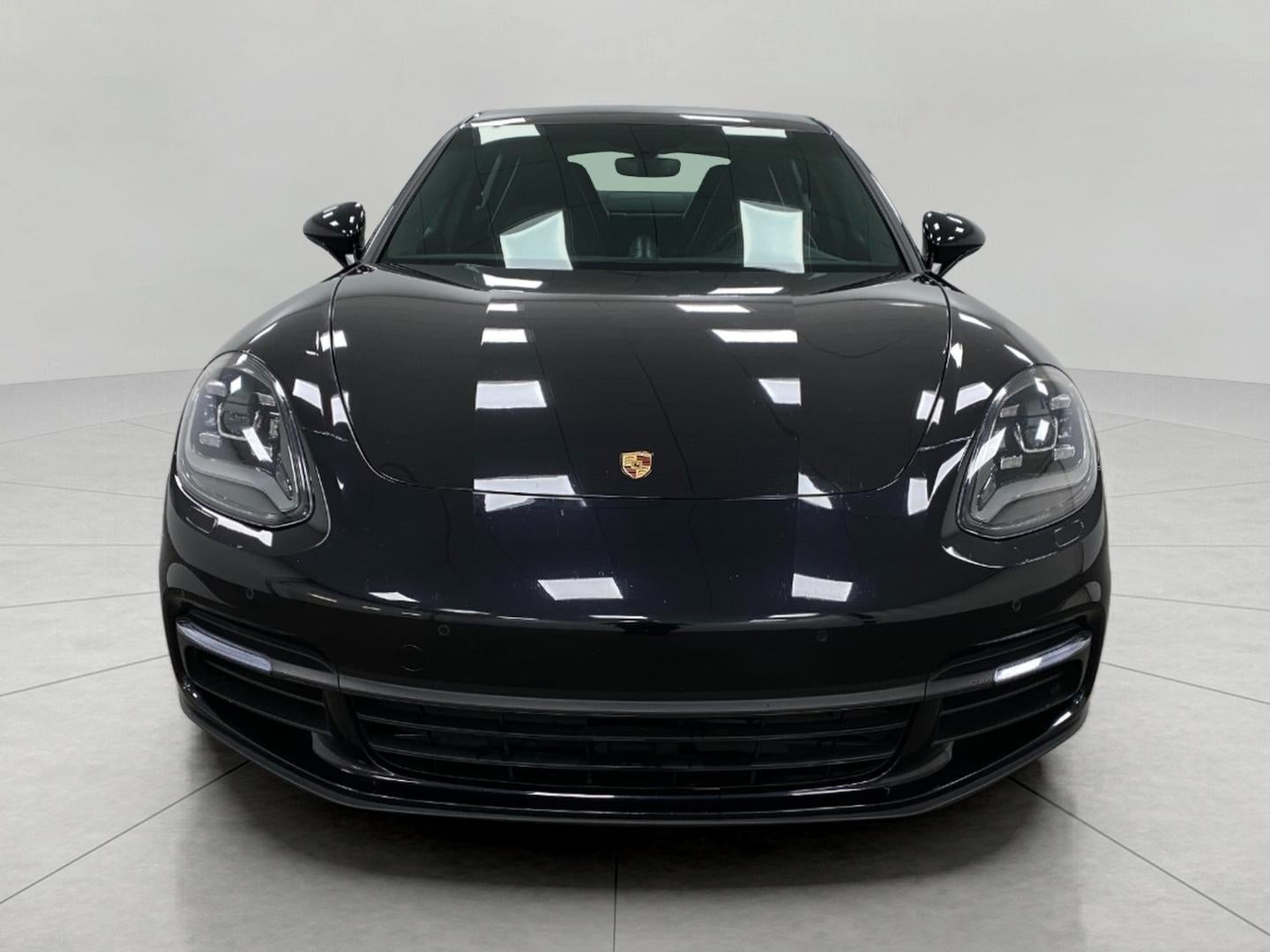 2018 Porsche PANAMERA Base