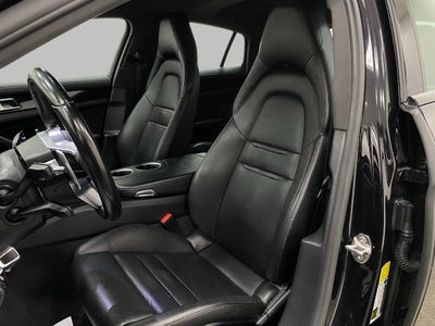 2018 Porsche PANAMERA Base