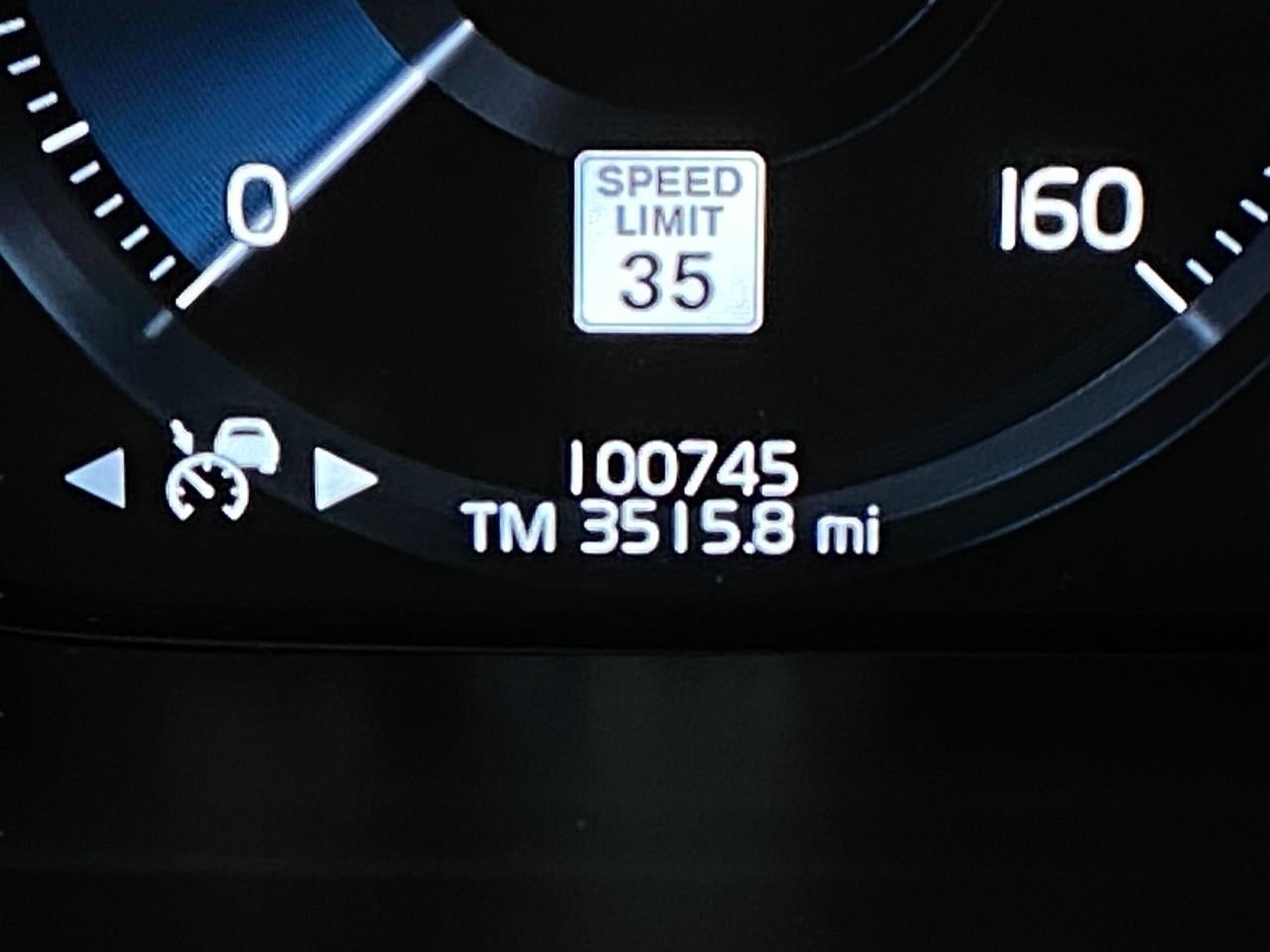 2017 Volvo XC90 T8 eAWD Plug-In Hybrid 7-Passenger Inscription