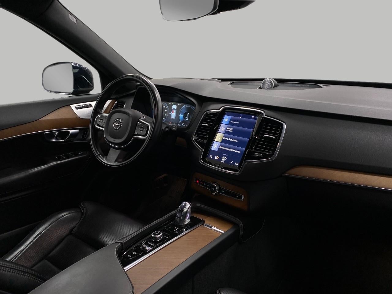 2017 Volvo XC90 T8 eAWD Plug-In Hybrid 7-Passenger Inscription