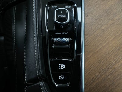 2017 Volvo XC90 T8 eAWD Plug-In Hybrid 7-Passenger Inscription
