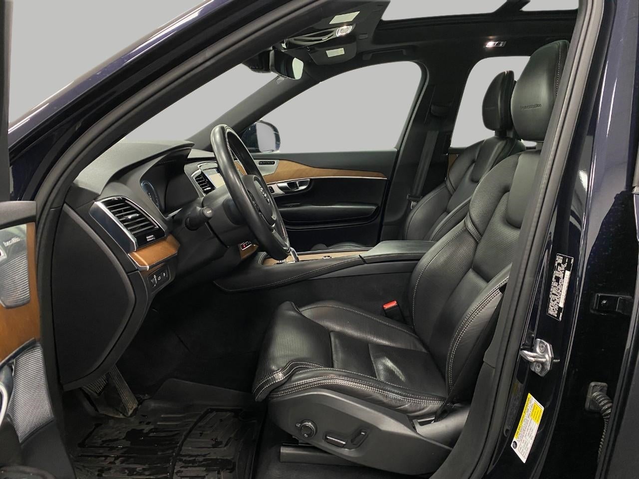 2017 Volvo XC90 T8 eAWD Plug-In Hybrid 7-Passenger Inscription