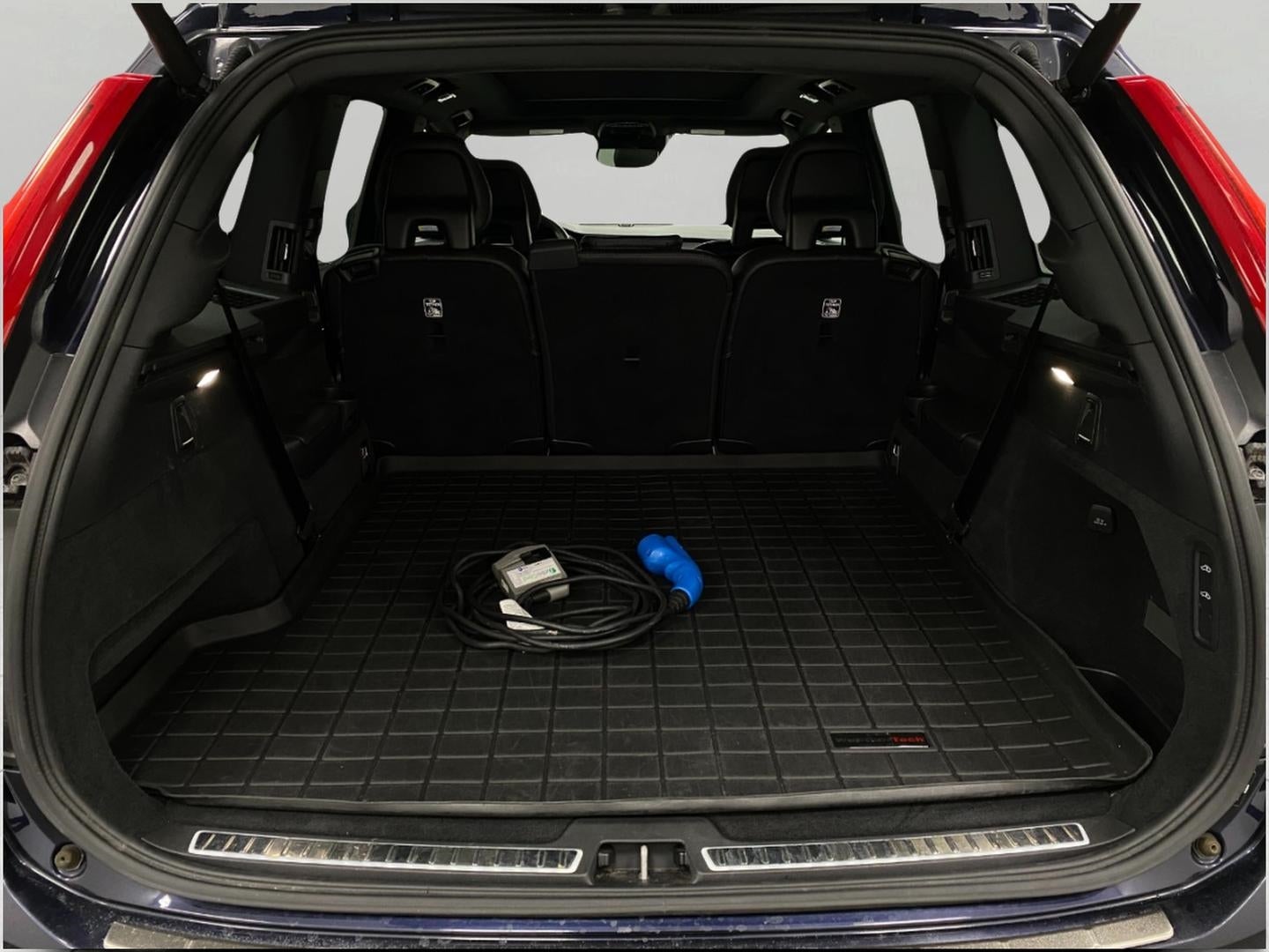 2017 Volvo XC90 T8 eAWD Plug-In Hybrid 7-Passenger Inscription