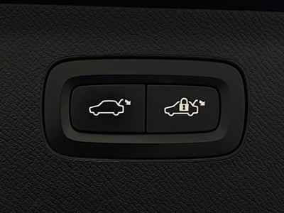 2017 Volvo XC90 T8 eAWD Plug-In Hybrid 7-Passenger Inscription