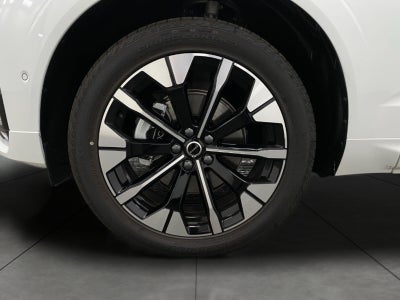 2026 Volvo XC60 B5 AWD Plus