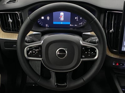 2026 Volvo XC60 B5 AWD Plus