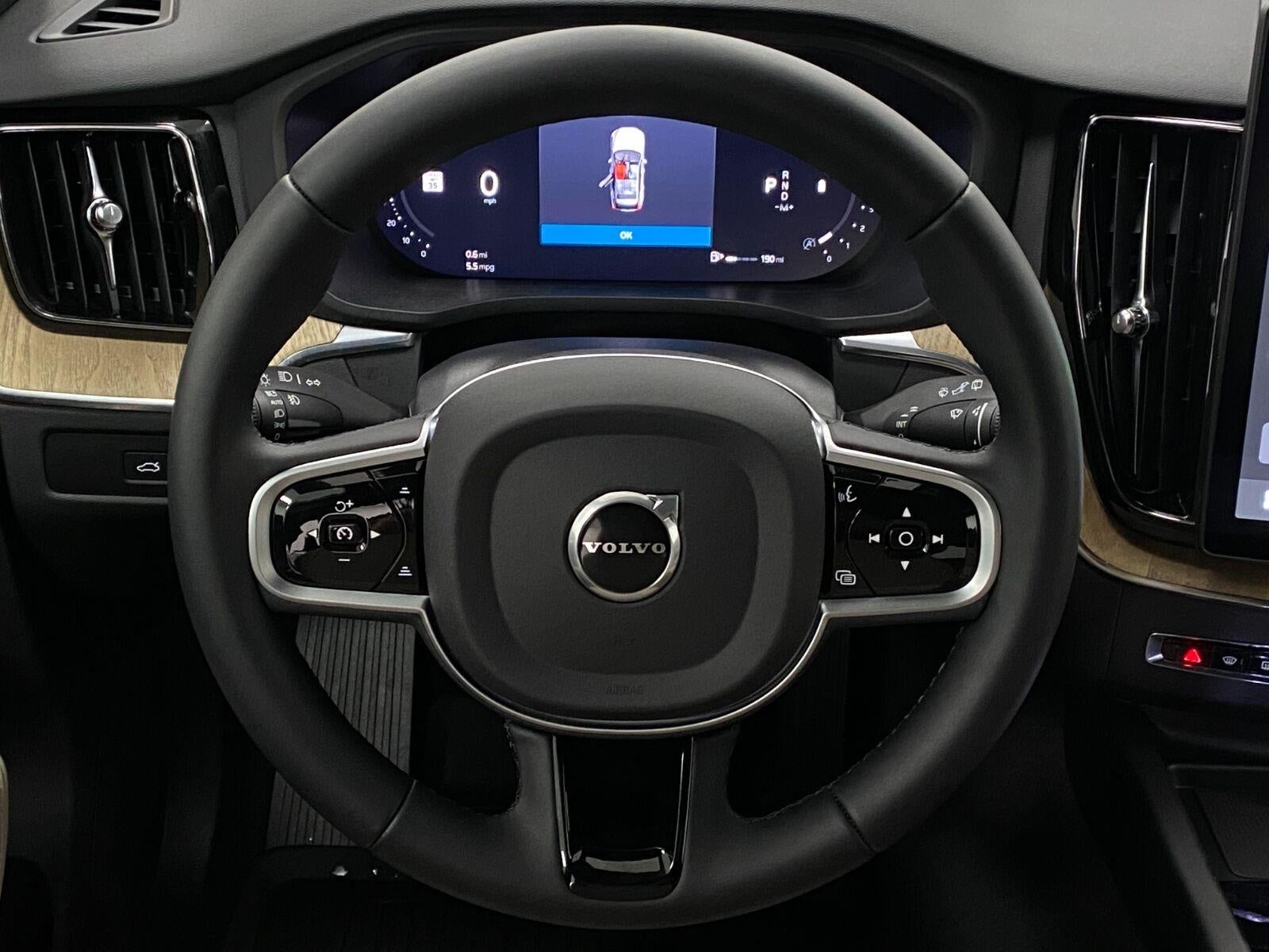 2026 Volvo XC60 B5 AWD Plus