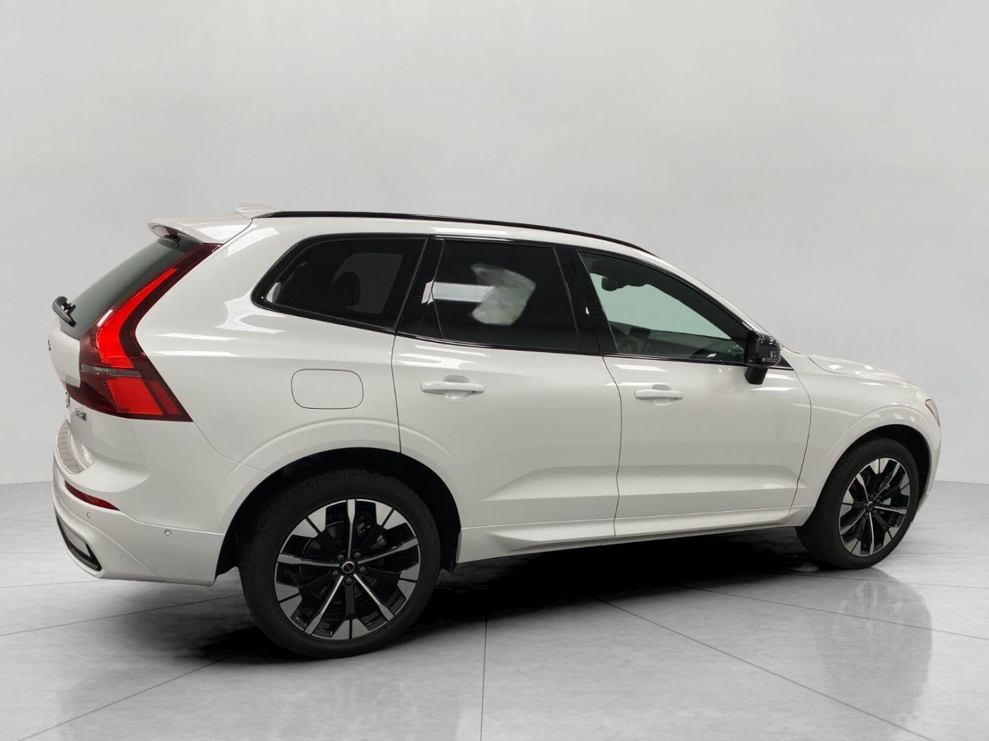 2026 Volvo XC60 B5 AWD Plus