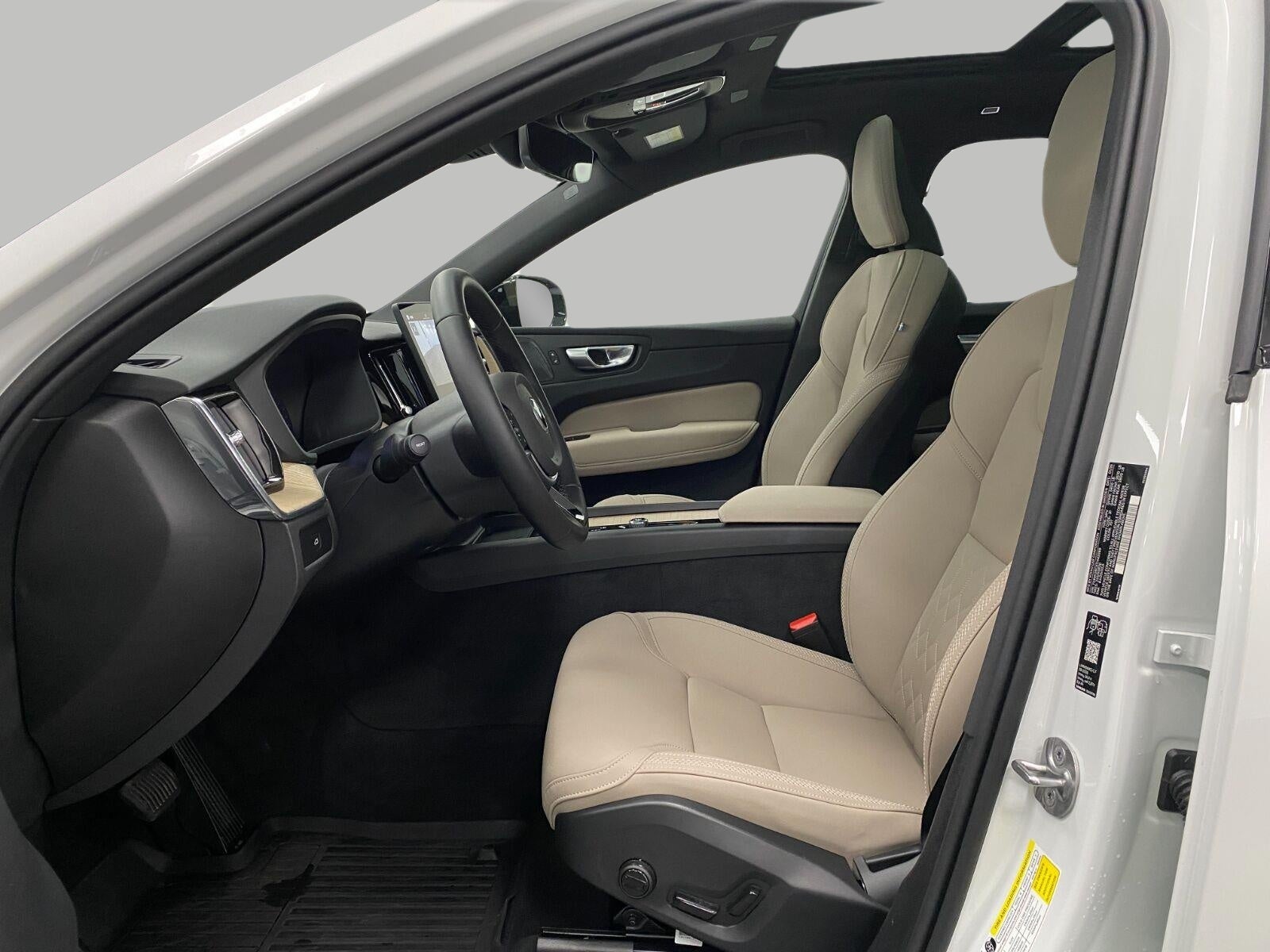2026 Volvo XC60 B5 AWD Plus