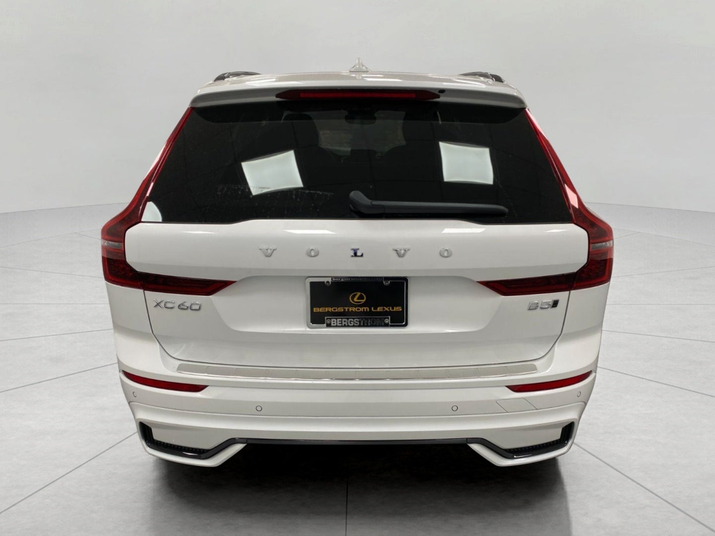 2026 Volvo XC60 B5 AWD Plus