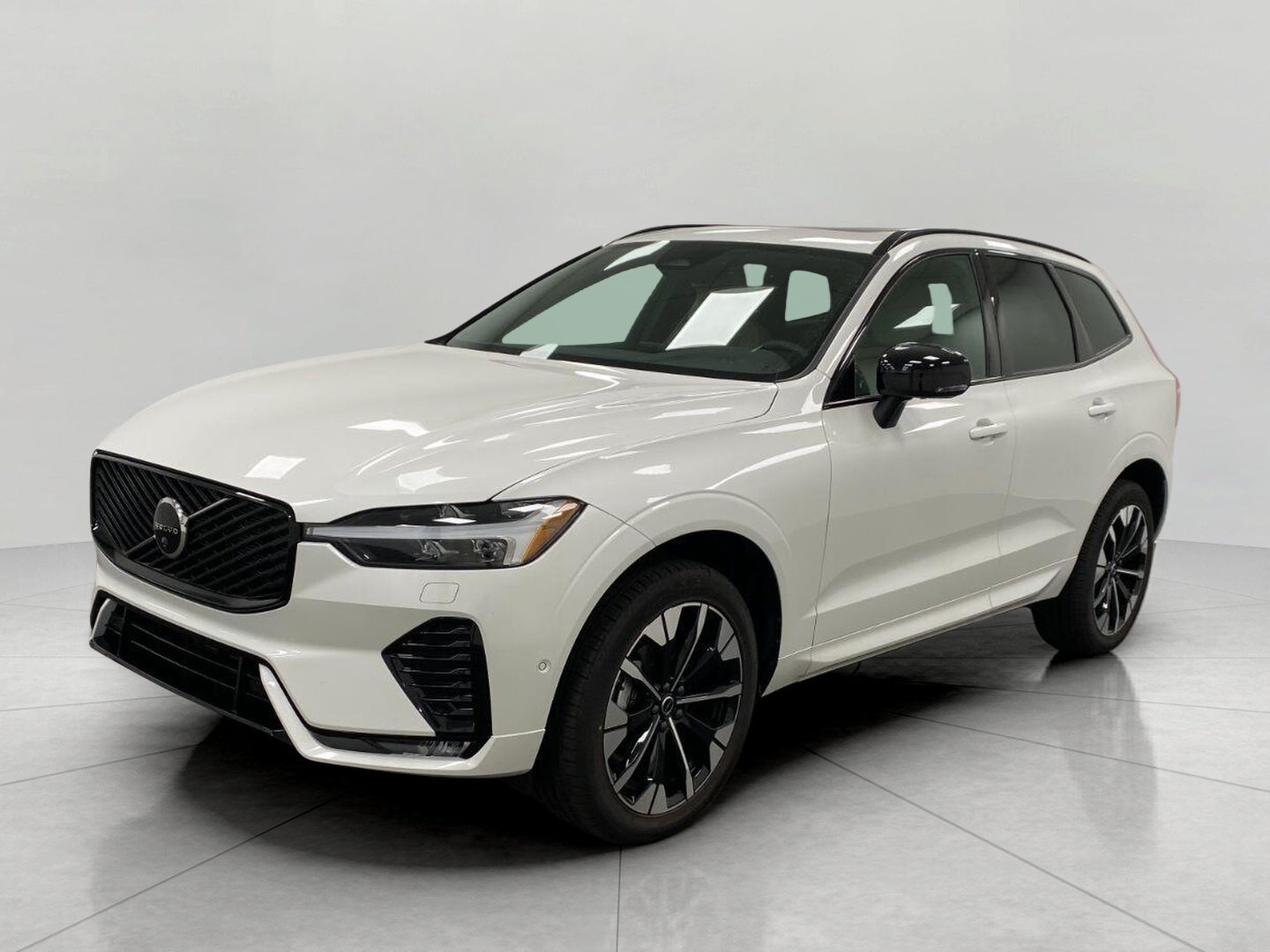 2026 Volvo XC60 B5 AWD Plus