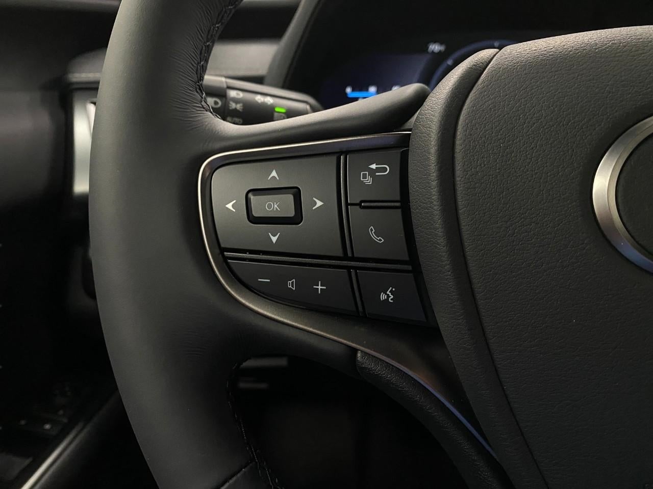 2026 Lexus UX HYBRID UX 300h PREMIUM AWD