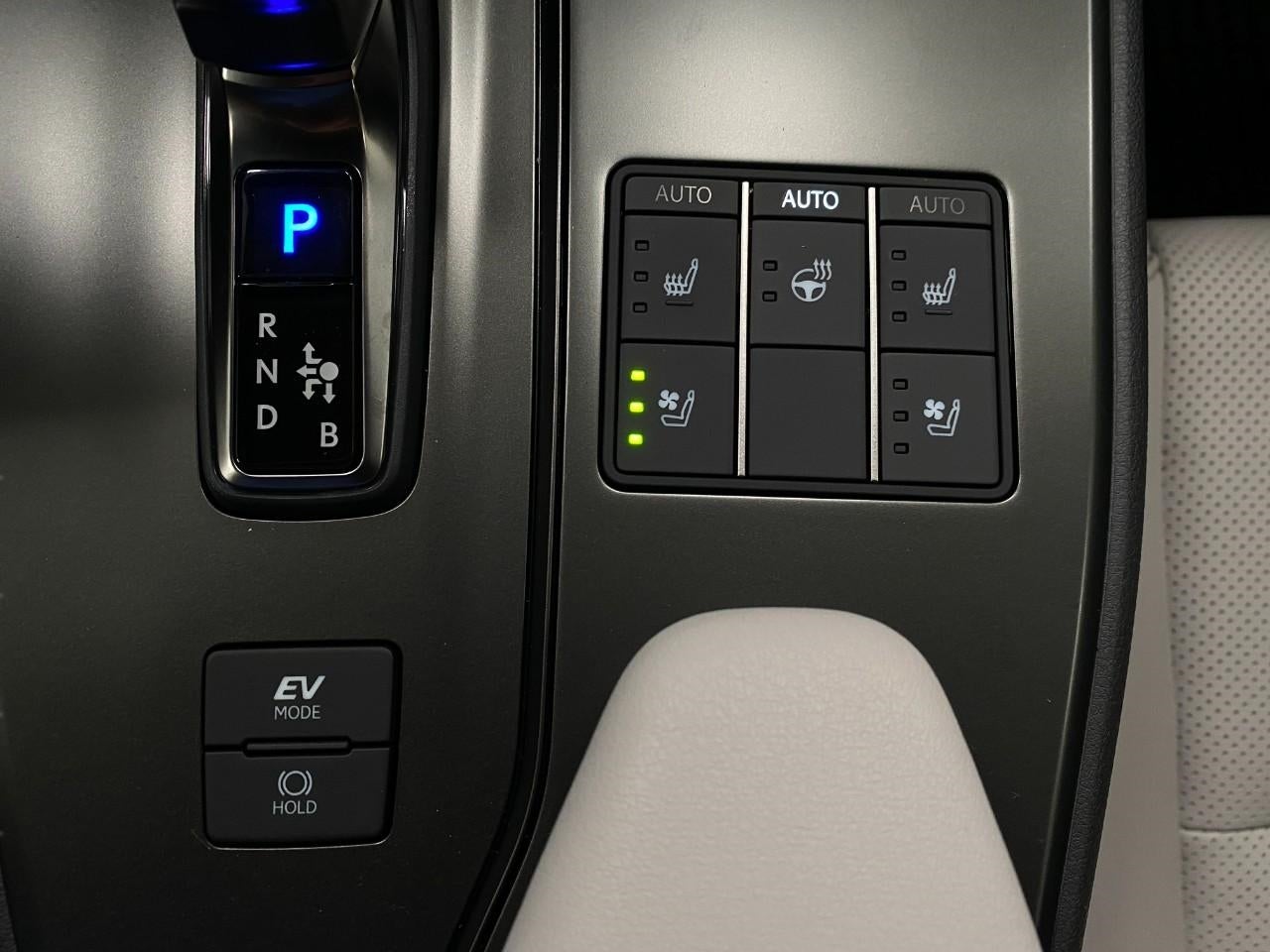 2026 Lexus UX HYBRID UX 300h PREMIUM AWD